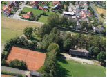 Tennisplatz A und Vereinsheim Fuball